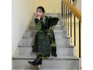 Haruko Nagaya Instagram - はじめまして2025
あけましておめでとうございます！

紅白歌合戦
あの舞台で歌う喜びをたっぷりと感じて
しっかりと前を向けた気がします
私はつくづく幸せ者です
観てくださった皆さま、ありがとうございました

2025幕開けです
今年も私たちらしく音楽やるぞ