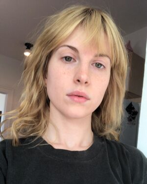 Hayley Williams Instagram - havent totally recognized myself in the mirror the last couple days but weirdly i’ve felt more like myself on the inside 💛 haven’t felt that since @colormebrian bleached my hair 2 summers ago.

@colormebrian im so thankful for your friendship and how you have helped me find meaning in the art of self-expression.