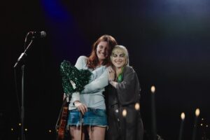 Hayley Williams Instagram - new hair seen here with various celebs 

photos @zacharygray