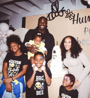 Hazel Renee Instagram - BIG ONE! I’ve Never Seen A Year Speed Past Until I Birthed The Littles! Honey Hunny Hunni Bee Ya’ll! The Sweetest Little Bee 🐝 Out The Clan! May God Shower You With Abundant Favor & Purpose Always! A Subtle Reminder That The Tiniest Hands Warm My Heart And The Purest Eyes Are Looking Up To Me! Happy First Bee Day Earthside Hunni 🍯 Mannnn We Love Her Down!!💛💛💛💛💛
Thank You @encoreevents90210 For Making This Extra Special🫶🏼 #FirstBirthday #BigOne #BeeDay