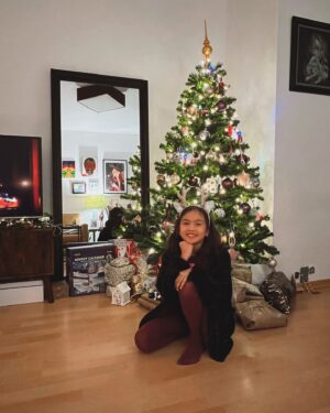 Helga Krapf Instagram - The two of us had a Merry little Christmas. Tho simple and small, it was filled with joy and love. I often hear people say Christmas is only for the young, which means its for everyone who‘s inner child still believes in the magic this season brings. Sending you lots of love no matter how you celebrate Christmas day. 🎄🎄🎄

- Helga & Amelie