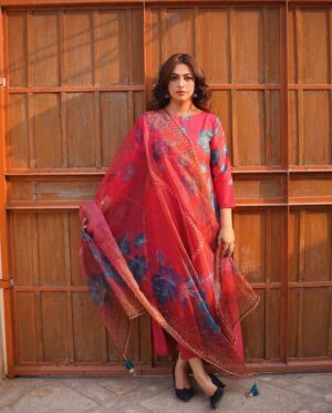 Hiba Ali Khan Instagram - 'New Collection' 

@qiswaa_apparels