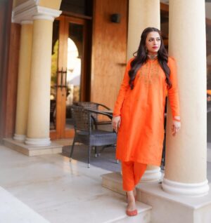 Hiba Ali Khan Instagram - Elevate your fashion with new trends perfect combination of elegance comfort and style can only be brought by right choice of brand @iqraiqbalofficial has mastered this art. 

Please visit the website to check it out: 

https://iqraiqbal.com/collections/eid-kay-rung

Photography by: @ali_razakz70