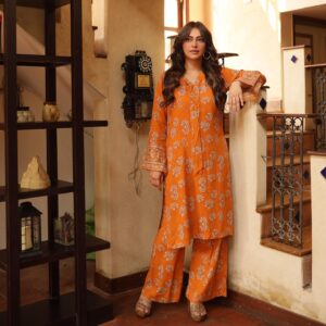 Hiba Ali Khan Instagram - 🧡

Wearing: @esrafashion.pk 
Makeup: @gillhoraiboffical 
Photography: @nooor.raw @ali_razakz70