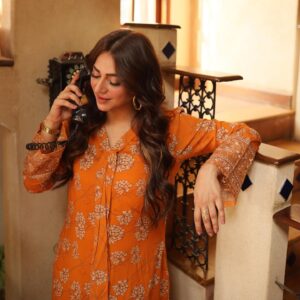 Hiba Ali Khan Instagram - 🧡

Wearing: @esrafashion.pk 
Makeup: @gillhoraiboffical 
Photography: @nooor.raw @ali_razakz70