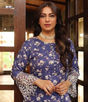 Hiba Ali Khan Instagram - Makeup: @gillhoraiboffical 
Photography: @ali_razakz70 @nooor.raw 
Dress: @esrafashion.pk 
.
.
.
#hibalikhan #esrafashion #photography #fashion #hibakhan