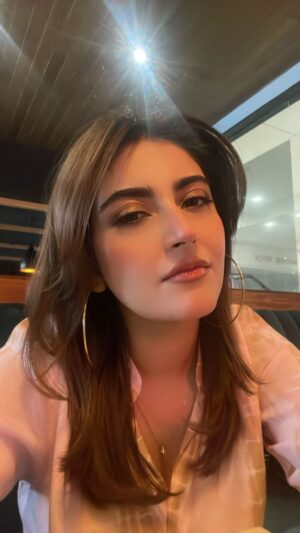 Hiba Bukhari Instagram - Because it’s trending 🫣😉