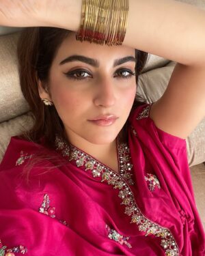 Hiba Bukhari Instagram - Jaan Nisaar photo dump!!

♥️