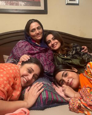 Hiba Bukhari Instagram - Jaan Nisaar photo dump!!

♥️
