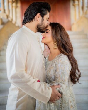 Hiba Bukhari Instagram - Eid Mubarak 🌙
 

With my man @imarezahmed ♥️
Pictures by @abdulsamadzia ✨
Makeup by @meerabs_salon 💕

میری حسین عید 🌸
@haseensofficial 

@laamofficial 
#StyledbyLAAM #MeriHaseenEid #HaseensOfficial