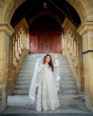Hiba Bukhari Instagram - Eid Mubarak 🌙
 

With my man @imarezahmed ♥️
Pictures by @abdulsamadzia ✨
Makeup by @meerabs_salon 💕

میری حسین عید 🌸
@haseensofficial 

@laamofficial 
#StyledbyLAAM #MeriHaseenEid #HaseensOfficial