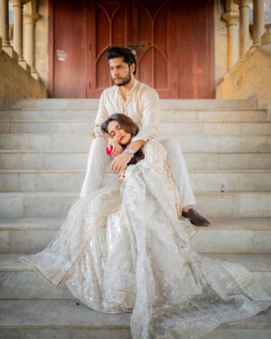 Hiba Bukhari Instagram - Eid Mubarak 🌙
 

With my man @imarezahmed ♥️
Pictures by @abdulsamadzia ✨
Makeup by @meerabs_salon 💕

میری حسین عید 🌸
@haseensofficial 

@laamofficial 
#StyledbyLAAM #MeriHaseenEid #HaseensOfficial