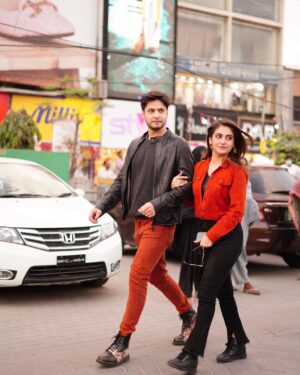 Hiba Bukhari Instagram - Wanted to post these pictures since a long time but today is the day.! Lahore ki sarkon pe.. 
  We look great together Mr. Husband! MashAllah 🥰🫣
@imarezahmed ♥️