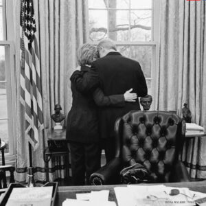 Hillary Clinton Instagram - With Bill in the Oval Office on January 11, 2001, near the end of his tenure as president. #tbt