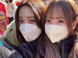 Hirona Yamazaki Instagram - 🎍⛩️🎍
年末年始の思い出。
1.なぎたんと初詣
2.愛しのなぎ
3.中吉でした
6.人のお家で食べるお雑煮が一番美味しい
9.観戦なかま♡
10.大学選手権準決勝

改めまして、今年もよろしくお願いします🙇

今年は、昨年撮影していた作品だったり、
近々お知らせできそうなものだったり、
コンスタントに皆様の前に姿をお見せできそうで
今からワクワクしています。

作品以外でも嬉しいお知らせができると思うので
楽しみに待っていてくださったら嬉しいです。

今年も応援よろしくお願いします🐍
#一緒に駆け抜けましょう…！