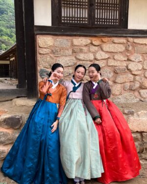 Hong Bi-ra Instagram - #옥씨부인전
우리 자모회당 이씨부인 역할을 맡게 되어 정말 행복했어요🥹
촬영하는 동안 함께한 모든 분들께 감사드리고, 제겐 매 순간순간이 소중한 선물 같은 시간이었습니다. 많은 사랑과 응원을 보내주신 모든 분들께 진심으로 감사드리며, 조만간 또 새로운 모습으로 인사드릴게요!🥰🙏🏻