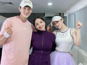 Hong Soo-ah Instagram - I was happy yesterday 😍
Thank u 🫶🏻🇲🇨
Jakarta, Indonesia 🥳 Raffi&gigi💖
We love tennis 
@raffinagita1717 
#lagilagitennis 

디아도라💜 보라보라해
@diadora_korea 
@youngmi_0909