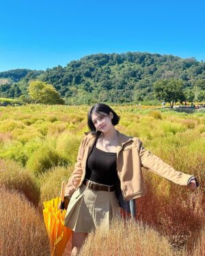 Hwang Se-in Instagram - 근황 💛🧡