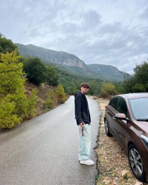 Ifigeneia Tzola Instagram - Αχ Ελλάδα μου !!! ⛰️
🍃 καλή η θάλασσα αλλά sorry not sorry προτιμώ τα βουνά . 

#holidays #tb