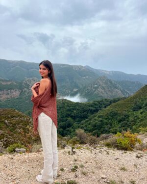 Ifigeneia Tzola Instagram - Αχ Ελλάδα μου !!! ⛰️
🍃 καλή η θάλασσα αλλά sorry not sorry προτιμώ τα βουνά . 

#holidays #tb