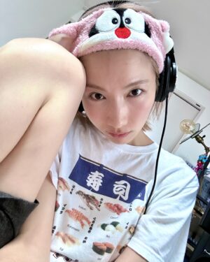 Ikumi Nakajima Instagram - 毎日死んで、毎日産まれまひょ❤️
得手不得手もありゃしまへん、
やるかやらんかですやんか❤️
