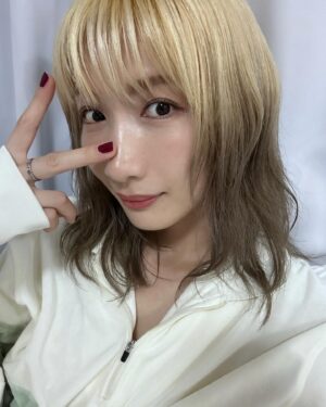 Ikumi Nakajima Instagram - 似合う髪型わからないままひたすら頭皮とキューティクルとナツホとイツキに申し訳なかった2024