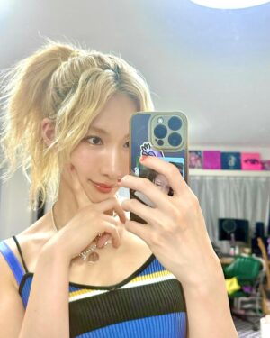Ikumi Nakajima Instagram - 似合う髪型わからないままひたすら頭皮とキューティクルとナツホとイツキに申し訳なかった2024