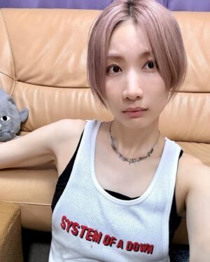 Ikumi Nakajima Instagram - 似合う髪型わからないままひたすら頭皮とキューティクルとナツホとイツキに申し訳なかった2024