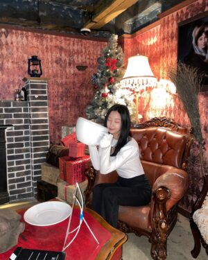 Im Min-su Instagram - 나 다시 호그와트에 입학할까❤️ 

#해리포터#harrypotter