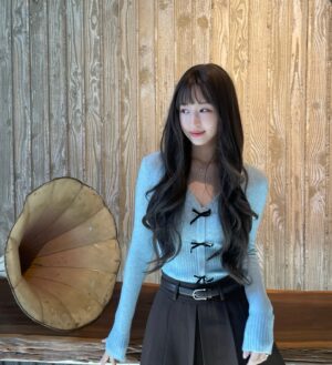 Im Min-su Instagram - 음악에 무지한 나인데 여기 있다보면 힐링을 하게 되더라구요?
평소에 하지 않던 다양한 경험은 언젠가 영감이 되니까