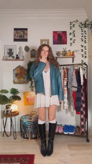 Indi Star Instagram - miss you forgot something! 👛 #outfit #trend
