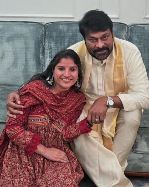 Indravathi Chauhan Instagram - ప్రేమల చిరు నామ రాయలసీమ
అనురాగాల రాగం పాడెనమ్మ❤️🥰

Happy Bhogi
Happy Sankranti