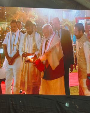 Indravathi Chauhan Instagram - ప్రేమల చిరు నామ రాయలసీమ
అనురాగాల రాగం పాడెనమ్మ❤️🥰

Happy Bhogi
Happy Sankranti