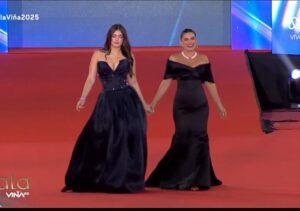 Ingrid Cruz Instagram - Infinitas gracias por todo su cariño y todos los mensajes de amor que nos llegaron a @emischeinffelt_ y a mí♥️❤️♥️
Y gracias a todo nuestro equipo que hicieron que nuestros looks fueran tal cual como queríamos ❤️♥️❤️
 
Vestido mío @patomorenomoda 
Vestido Emilia @diegooses 
Make Up @natalyleivamakeup 
Hair style @jeanbohus y staff Bohus Hair 
Coleta @beautystyle_salon_ 
Joyas @lacoleccion_joyasantiguas 
Zapatos @stevemaddencl 

Y agradecimiento especial a @vecinita 
Que nos ayuda a armarnos y desarmarnos y lo más importante …nos contiene y nos ama ♥️

Lo pasamos increíble @emischeinffelt_ y yo!!!
Gala viña del Mar 2025
Besos a todos