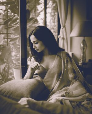 Ira Dubey Instagram - देखो वो आ गया … 🌺