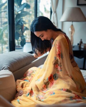 Ira Dubey Instagram - देखो वो आ गया … 🌺