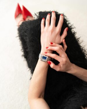 Irene Azuela Instagram - Vayan haciendo su wishlist… @ferragamo #FerragamoTime