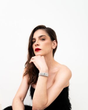 Irene Azuela Instagram - Vayan haciendo su wishlist… @ferragamo #FerragamoTime