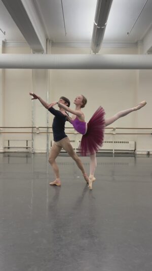 Irina Dvorovenko Instagram - In studio with Elisabeth Beyer and her magnificent partners Takumi Mikyake and Daniil Simkin.⭐️ Final touches for the upcoming galas at the New York City Center @elisabethsbeyer @taku.ballet @daniil @nycitycenter  @blochdanceusa  #ballet #ballerina #variation #privatecoaching #yagp #dance #pointework #pointe #bloch #blochgirl #grandpasclassique #yagpalumni #corsaire #gala #ibstagegalas #instudio #newyorkcitycenter #soexcited
