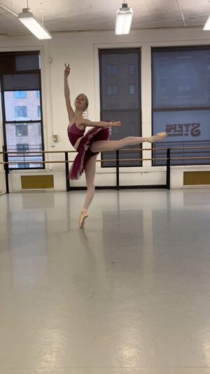 Irina Dvorovenko Instagram - Saturday in the studio with Elisabeth! Working on Grand Pas Classique for her upcoming gig, today was a very productive day!🩷🩰 @elisabethsbeyer @blochdanceusa @stepsonbroadway #ballet #ballerina #variation #privatecoaching #yagp #dance #pointework #blochgirl #bloch #pointe