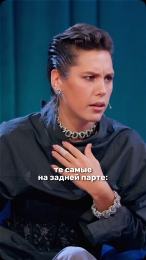 Irina Gorbacheva Instagram - Всегда сидела на средних партах....
И школу закончила так же.....средне