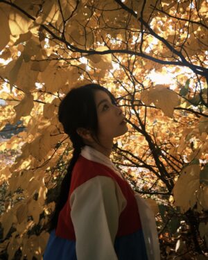 Isabella Chan Instagram - IG限制了我的港女本性，我還是只能post 10張照 
估唔到post相都要斷捨離呀！ ！ ！ ！ ！ ！ ！
不過唔緊要啦，反正妨礙唔到這是一天happy day ♥️💙💖💚 

 圖10: 真係要急call皇上我發現左啲好物呀🤓