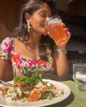 Isha Keskar Instagram - Sunday Brunch with Bestie 💕

@hoegaardenindia 
@tajlandsend 

#brunch #savourthemoment #deliciousindulgence #ishakeskar