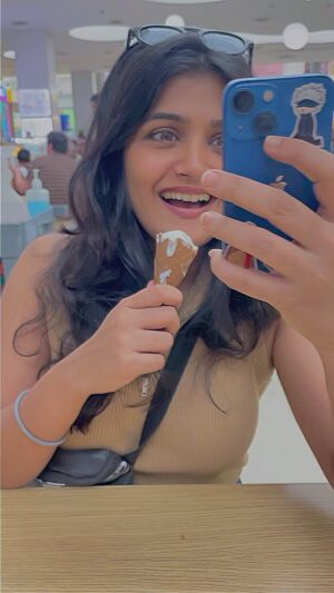 Isha Keskar Instagram - Just me 🌸🦄

#ishakeskar #mygirl #icecreamlover #goofball