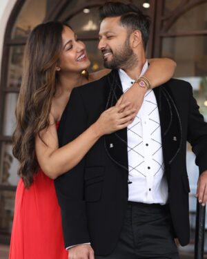 Ishita Dutta Instagram - “9 years of knowing you, 8 years of loving you, 1 little love we created… and soon, our hearts will grow again. ✨❤️
Ek valentine post toh banta hai @vatsalsheth

Location @1bhkmumbai @ankitsanand 
Clicked by @iamkaifichouhan 
Outfit (Vatsal) @_umangmehta