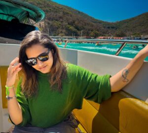 Jacqueline Fernandas Instagram - Breeze of peace 🏝️