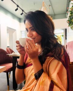 Actress Janani Ashok Kumar HD Photos and Wallpapers March 2025