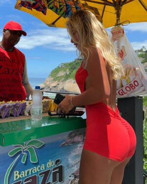 Jane Aubrun Mautin Instagram - I wish I was Brazilian ☀️
