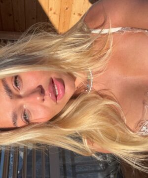 Jane Aubrun Mautin Instagram - Stuck in your mind..
