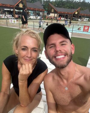 Jane Moore Instagram - Since emerging from the @imacelebrity jungle I have had an absolute ball with my girls and the rest of the families and friends. We have been to a water park, an animal sanctuary, hung out by the pool having cocktails and even had a dance lesson from Oti’s husband @mariusiepure . It’s easy to see why my jungle camp mates are such great people when they have these guys around them ❤️ My leech experience (see bra in last photo) seems but a distant memory now. If you want to read my reflections on my time in camp you can do so in today’s @thesun or click on the link in my story, but suffice to say it was wonderful from beginning to end.